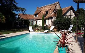 En Pleine Campagne, Proche Du Mans - Chambre D'Hotes